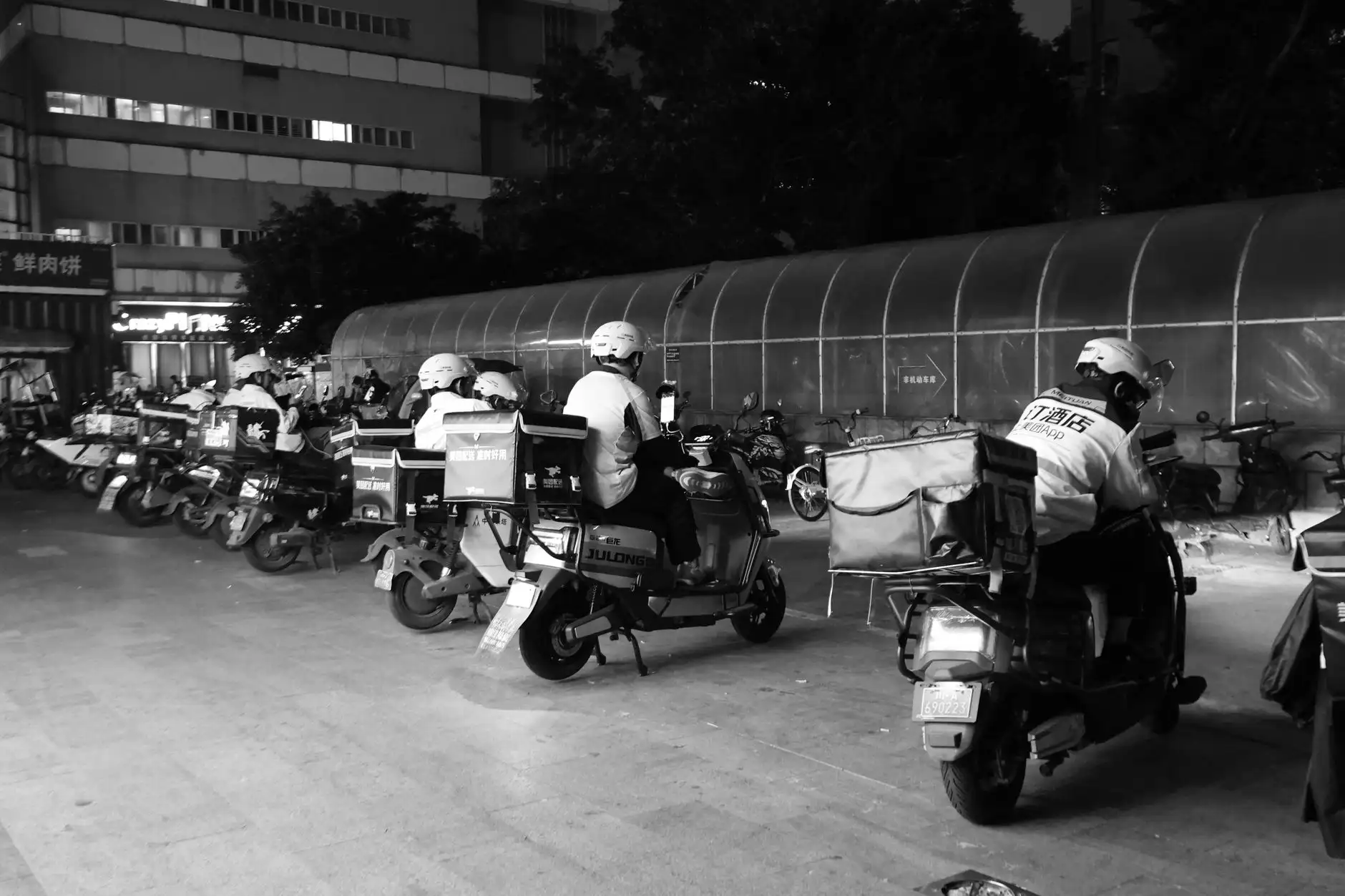 重庆风效应广告纪录片定制方案：从选题到成片的完整服务流程
