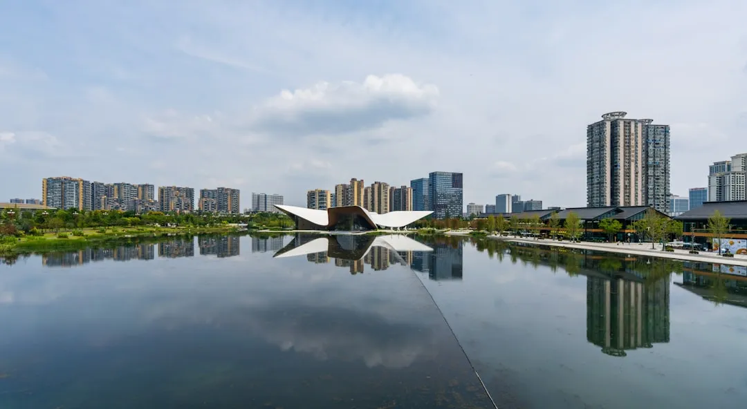 重庆影视制作行业2025年技术升级趋势与市场新机遇分析